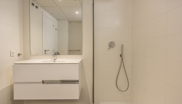 Resa Estates Ibiza te koop appartement Vadella Mar zee zicht badkamer.jpg